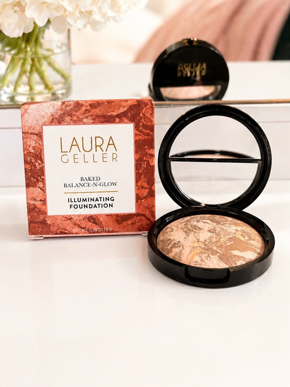 Laura Geller Baked Balance-n-Glow Illuminating Foundation - TAN
